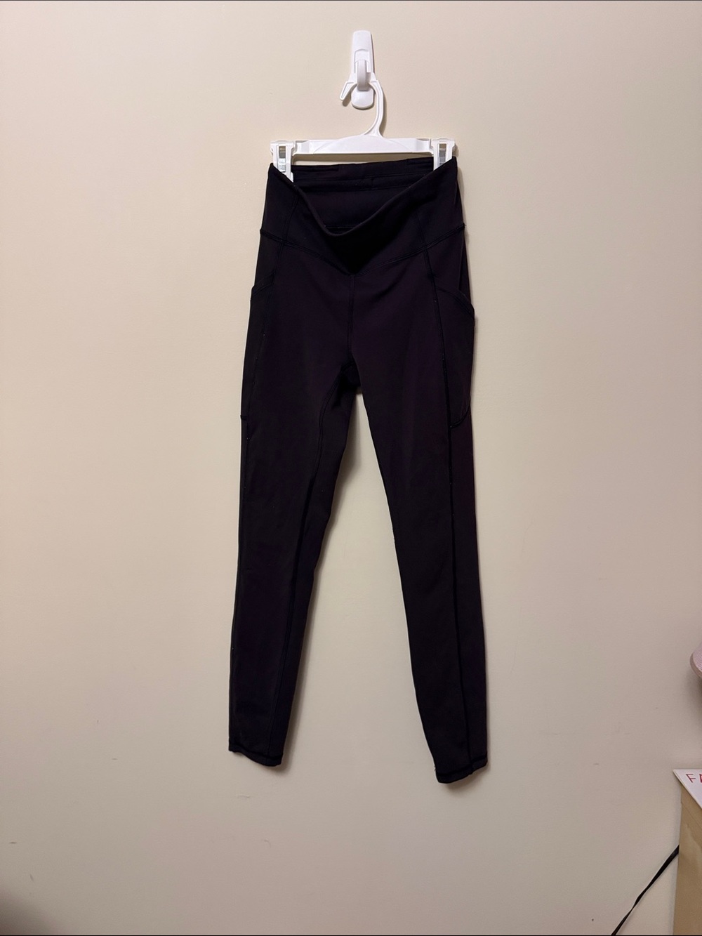 Lululemon High-Rise Black Women’s Active Leggings with V-Waistband